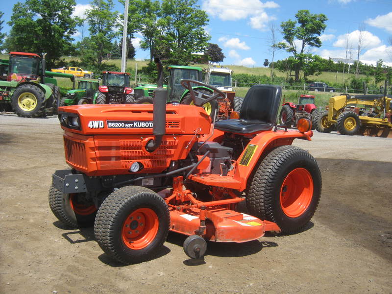 Kubota B6200 Tractor